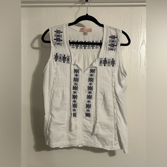 Philosophy Tops - Philosophy | White and Blue Embroidered Blouse | Size XL